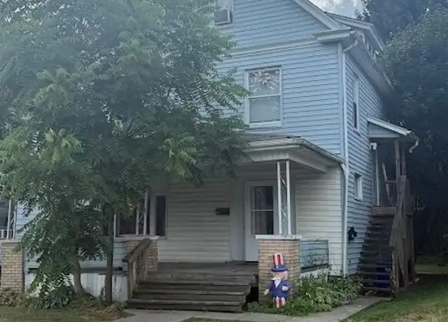 Property at 717 N Mercer St Apt 1, New Castle, PA, 16101, 2 beds, 1 bath, [object Object]