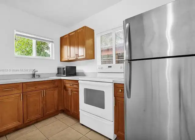 Property at 1960 SW 41st Ave Unit 6A, Fort Lauderdale, FL, 33317, 2 beds, 1 bath, [object Object]