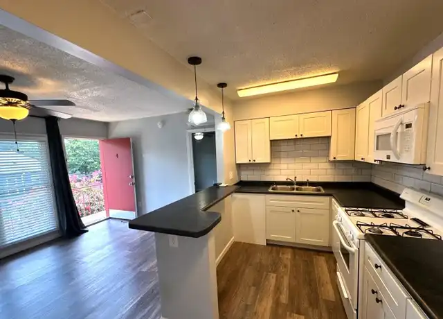 Property at 33 N Rembert St #4, Memphis, TN, 38104, 1 bed, 1 bath, [object Object]