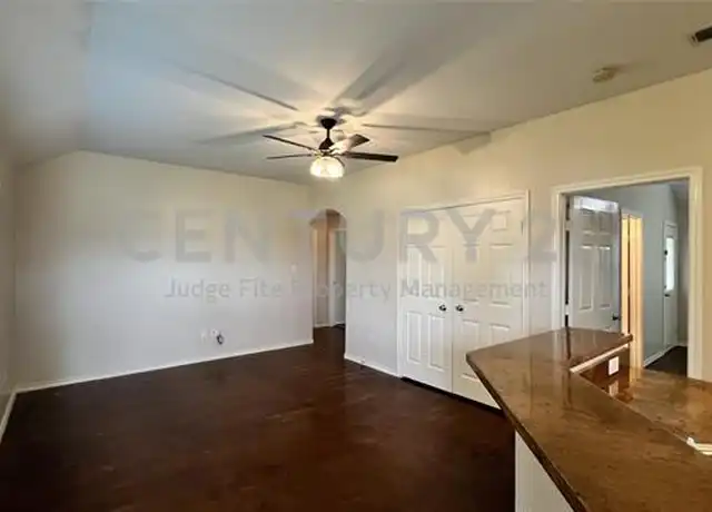 Property at 106 Sunburst Ct, Weatherford, TX, 76087, 3 beds, 2 baths, [object Object]