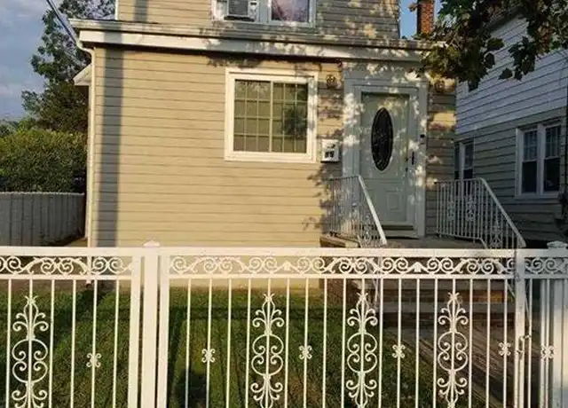 Property at 85 Putnam Ave, Valley Stream, NY, 11580, 2 beds, 2 baths, [object Object]