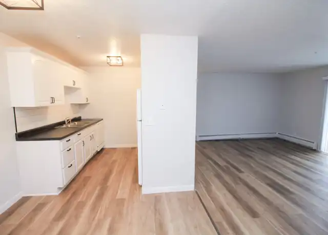 Property at 2009 E Nye St Unit 9, Sioux Falls, SD, 57103, 2 beds, 1 bath, [object Object]