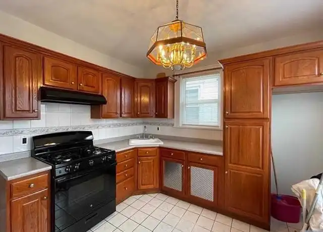 Property at 41 Windsor St Unit 2, Kearny, NJ, 07032, 3 beds, 1 bath, [object Object]