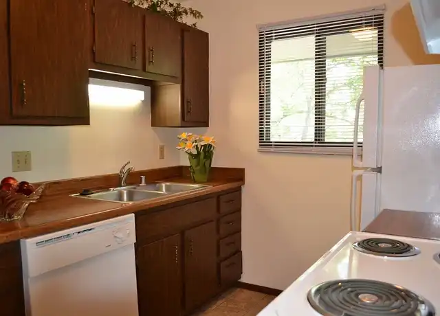 Property at 3904 S Tara Hill Dr, Milwaukee, WI, 53220, 1 bed, 1 bath, [object Object]