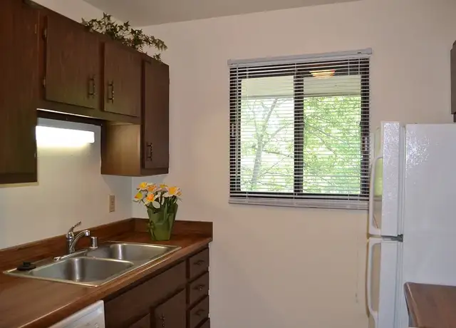 Photo of 3904 S Tara Hill Dr, Milwaukee, WI 53220
