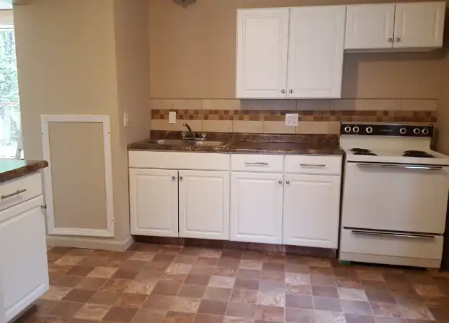 Property at 421 Red Lake Blvd, Thief River Falls, MN, 56701, 2 beds, 1 bath, [object Object]
