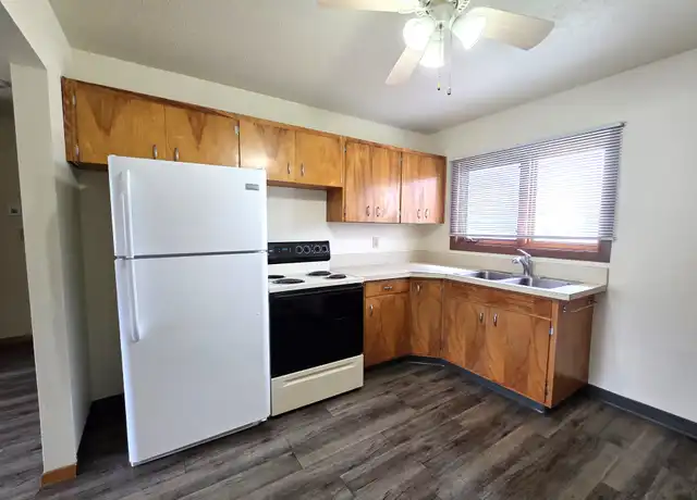 Property at 2018 4th St NW, Minot, ND, 58703, 2 beds, 1 bath, [object Object]