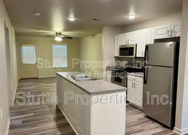 Property at 104 Spindle Ct Unit 104, Muscle Shoals, AL, 35661, 1 bed, 1 bath, [object Object]