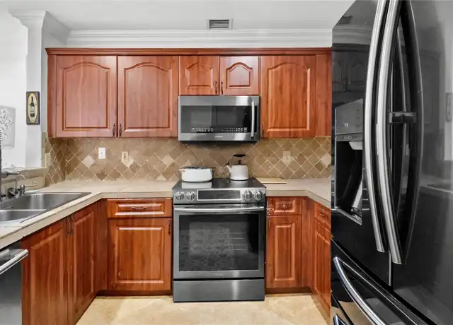 Property at 4409 SW 11th Pl, Deerfield Beach, FL, 33442, 2 beds, 2.5 baths, [object Object]