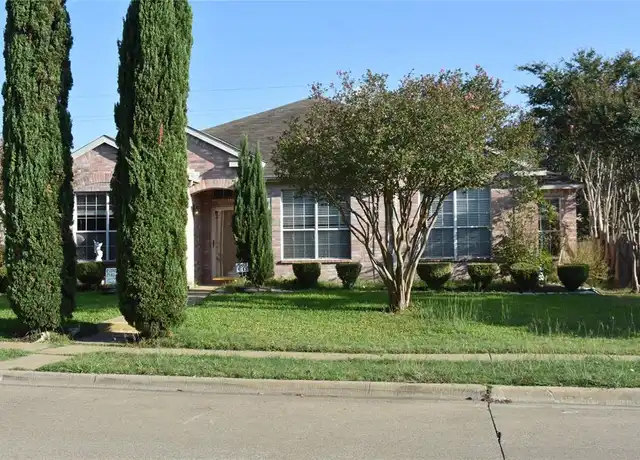 Property at 733 Dandelion Dr, Mesquite, TX, 75149, 3 beds, 2 baths, [object Object]