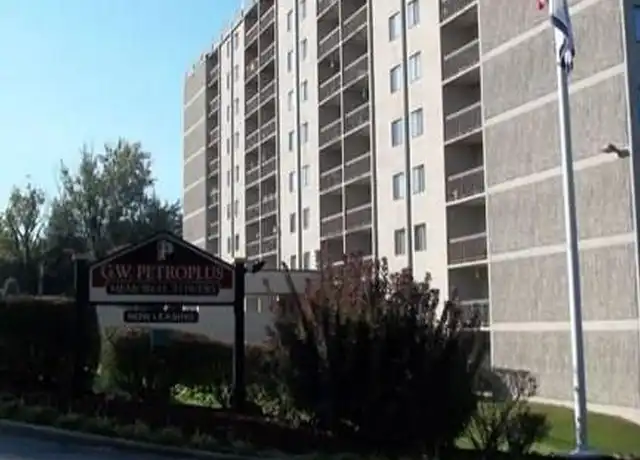 Property at 1414 National Rd, Wheeling, WV, 26003, 1 bed, 1 bath, [object Object]