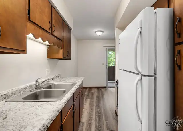 Property at 1237 S Dewey St Unit 104, Eau Claire, WI, 54701, 1 bed, 1 bath, [object Object]