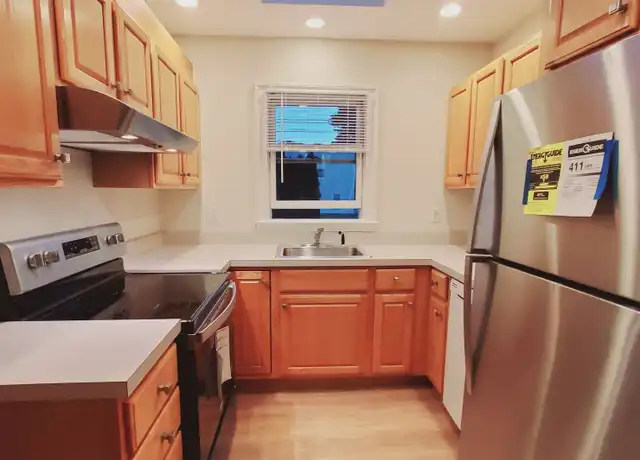Property at 19 Oak St Unit C, Stamford, CT, 06905, 1 bed, 1 bath, [object Object]