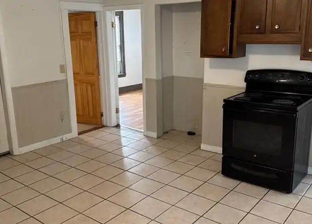 Property at 35 3rd St Unit 1, Leominster, MA, 01453, 3 beds, 1 bath, [object Object]