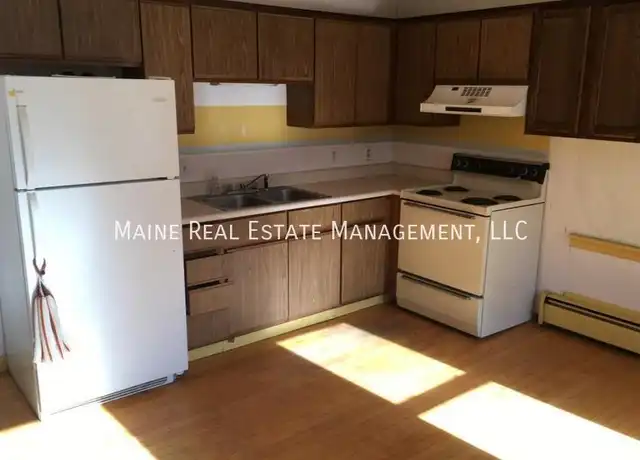 Property at 15 Elm St Unit 1, Bangor, ME, 04401, 2 beds, 1 bath, [object Object]