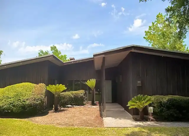 Property at 1908 W Sunset Dr, Orange, TX, 77630, 3 beds, 2 baths, [object Object]