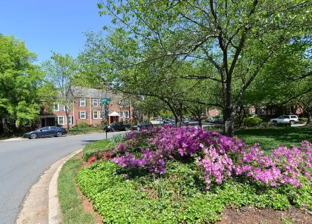 Property at 4811 30th St S, Arlington, VA, 22206, 2 beds, 1 bath, [object Object]