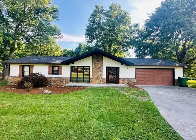 Property at 4429 Doris Cir, Knoxville, TN, 37918, 2 beds, 2 baths, [object Object]