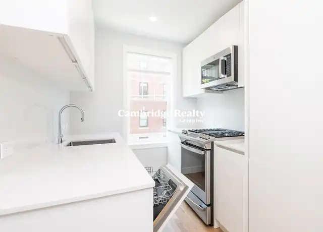 Property at 17 Forest St Unit 2T, Cambridge, MA, 02140, 1 bed, 1 bath, [object Object]