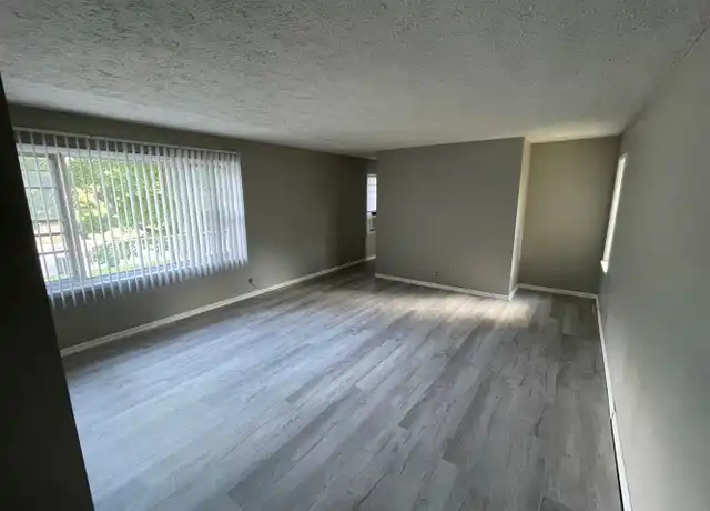 Property at 1001 N Tillotson Ave Unit 4, Muncie, IN, 47304, 1 bed, 1 bath, [object Object]