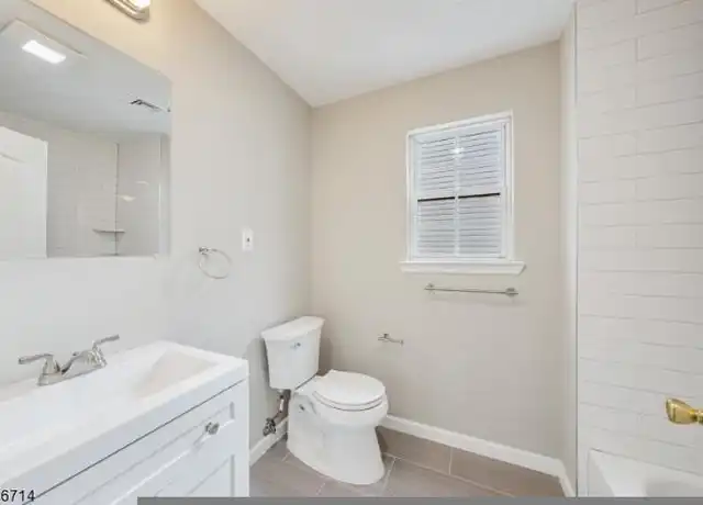 Property at 354 7th Ave W, Newark, NJ, 07107, 0 beds, 1 bath, [object Object]