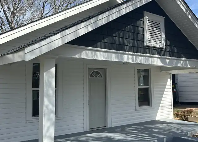 Property at 301 N Davis Ave, Newton, NC, 28658, 2 beds, 1 bath, [object Object]