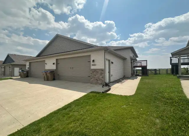 Property at 3121 8th St NE, Minot, ND, 58703, 4 beds, 2 baths, [object Object]