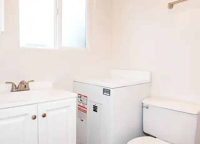 Property at Central Crossing - 805 E University Way, Ellensburg, WA, 98926, 1 bed, 1 bath, [object Object]