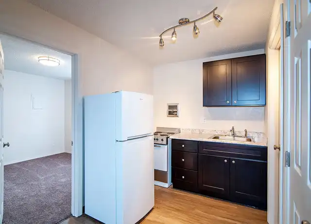 Property at Central Crossing - 805 E University Way, Ellensburg, WA, 98926, 1 bed, 1 bath, [object Object]
