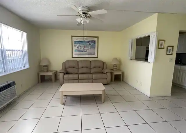 Property at 3 Waltham a, West Palm Beach, FL, 33417, 1 bed, 1.5 baths, [object Object]