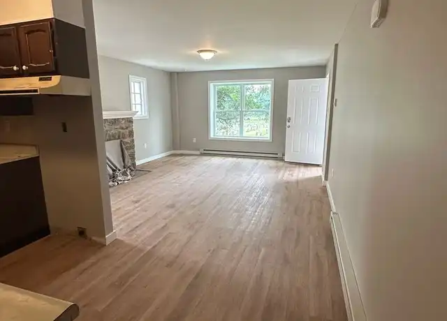 Property at 220 Rosedale Ave Unit B, Lancaster, PA, 17603, 2 beds, 1 bath, [object Object]