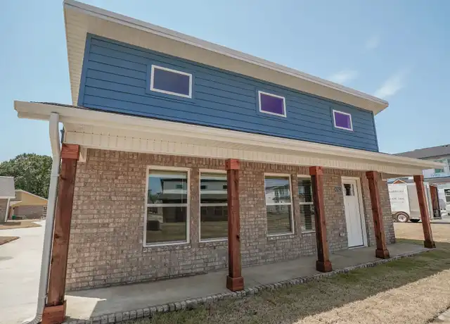 Property at 692 N Honey Locust Bnd, Fayetteville, AR, 72704, 2 beds, 2 baths, [object Object]