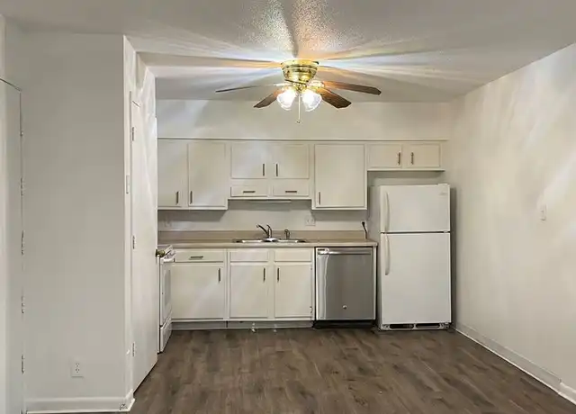 Property at 6319 Hickman Rd Unit 6319-20, Des Moines, IA, 50322, 2 beds, 1 bath, [object Object]