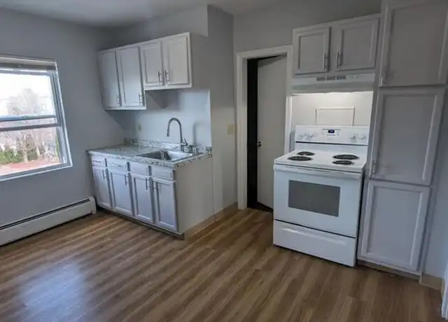 Property at 287 Pine St Unit 3N, Manchester, NH, 03103, 2 beds, 1 bath, [object Object]