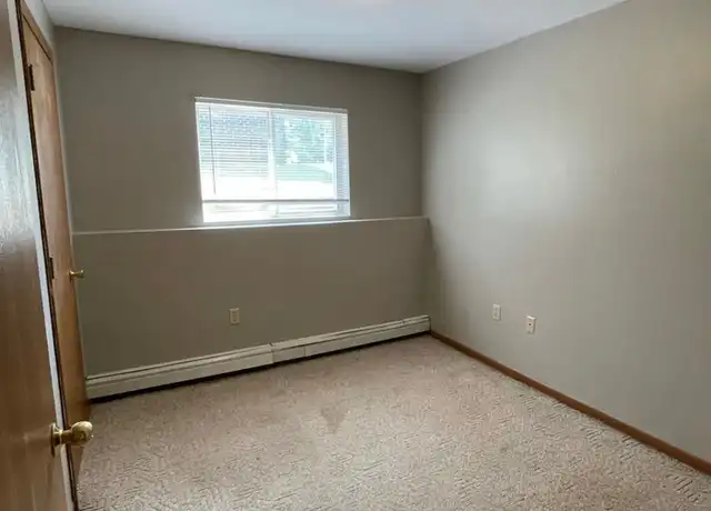 Property at 1211 S Dewey St Unit DE1211- 1, Eau Claire, WI, 54701, 4 beds, 2 baths, [object Object]