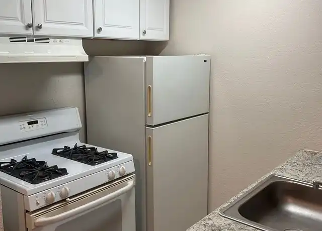 Property at 527 N Yosemite St Unit 09, Stockton, CA, 95203, 1 bed, 1 bath, [object Object]