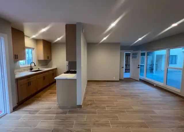 Property at 3945 W 8th St Unit 6, Los Angeles, CA, 90005, 2 beds, 2 baths, [object Object]