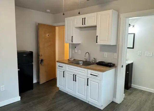Property at 671 E Court St Unit 14, Marion, NC, 28752, 1 bed, 1 bath, [object Object]