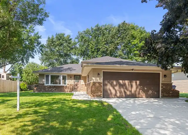 Property at 630 Kenilworth Ave, South Elgin, IL, 60177, 3 beds, 2 baths, [object Object]