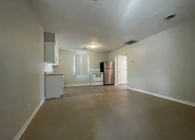 Property at 110 E Illinois Ave Apt 4, Carterville, IL, 62918, 1 bed, 1 bath, [object Object]