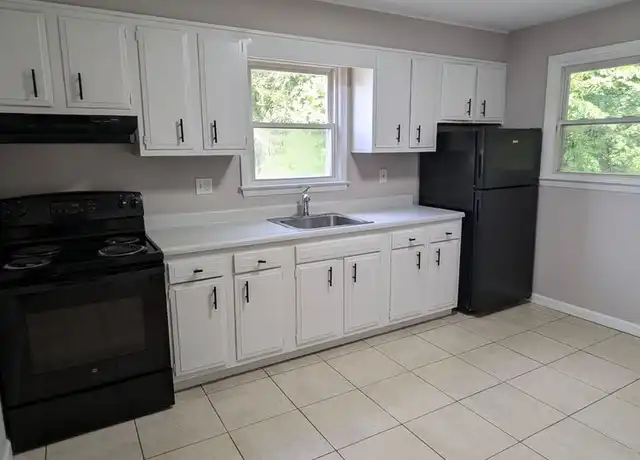 Property at 248 Birchfield Dr Unit 52-3, Waterbury, CT, 06705, 2 beds, 1 bath, [object Object]