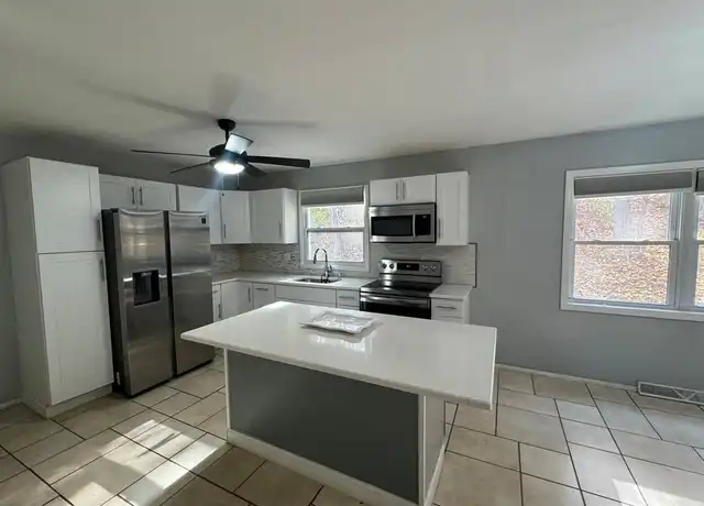 Property at 18 High Top Cir Unit 1, Hamden, CT, 06514, 3 beds, 1.5 baths, [object Object]