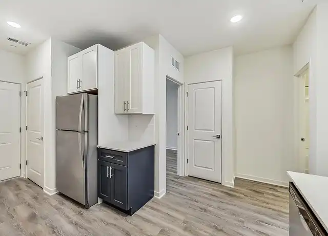 Property at Morris Station - 538 Morris Ave, Mundelein, IL, 60060, 1 bed, 1 bath, [object Object]