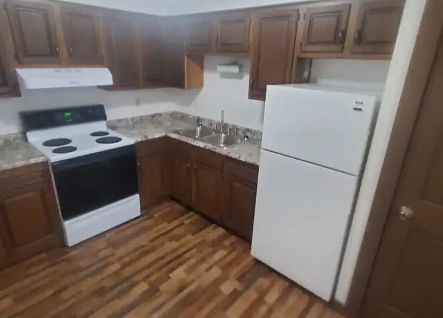 Property at 1014 Pine St Unit 2, La Crosse, WI, 54601, 2 beds, 1 bath, [object Object]
