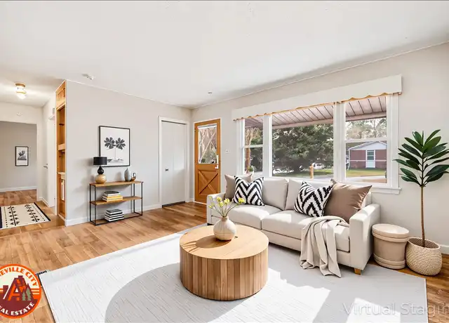 Property at 51 Jeffress Ave, Asheville, NC, 28803, 3 beds, 1 bath, [object Object]