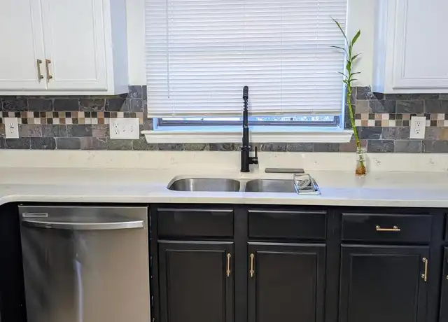 Property at 5030 Village Green Way, Alpharetta, GA, 30009, 2 beds, 2.5 baths, [object Object]