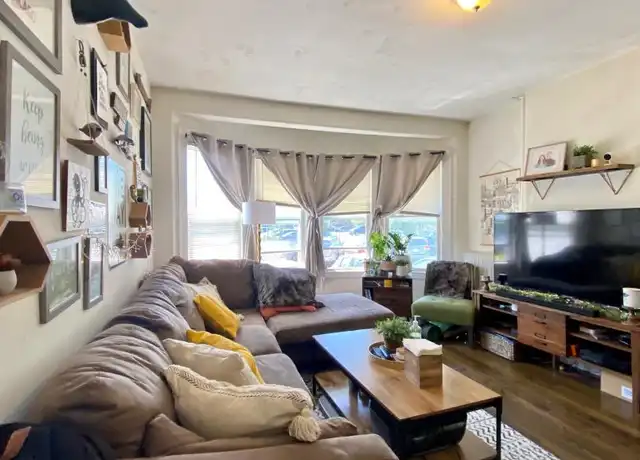 Property at 2 Walnut Ter, Newtonville, MA, 02460, 1 bed, 1 bath, [object Object]