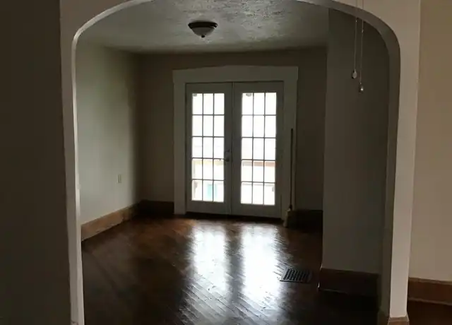 Property at 716 W State St, Springfield, MO, 65806, 1 bed, 1 bath, [object Object]