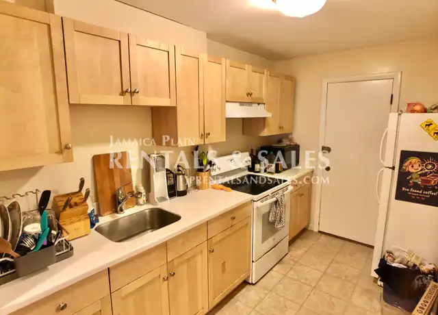 Property at 804 Centre St #2, Jamaica Plain, MA, 02130, 2 beds, 1 bath, [object Object]