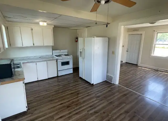 Property at 1305 N Danley Sq Unit 1305, Lorain, OH, 44052, 2 beds, 1 bath, [object Object]